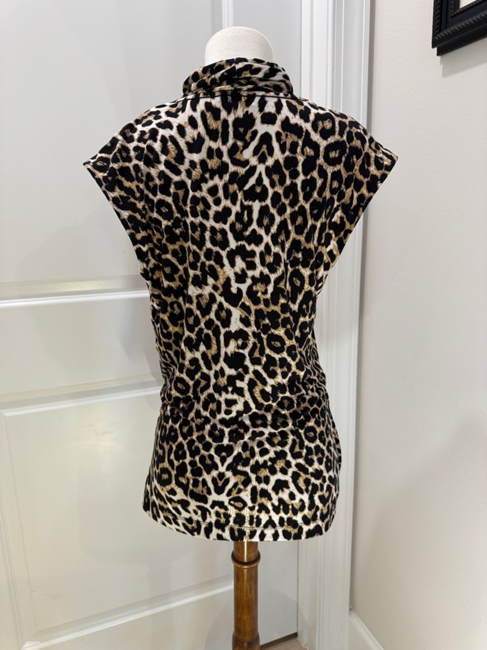 Chaus Leopard Print Sleeveless Drape Neck Top  Animal Print Sleeveless SZ L - Picture 11 of 11